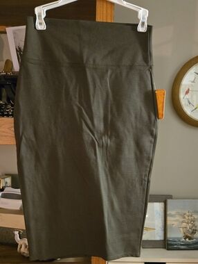 Hybrid & company Olive Green Pencil Skirt